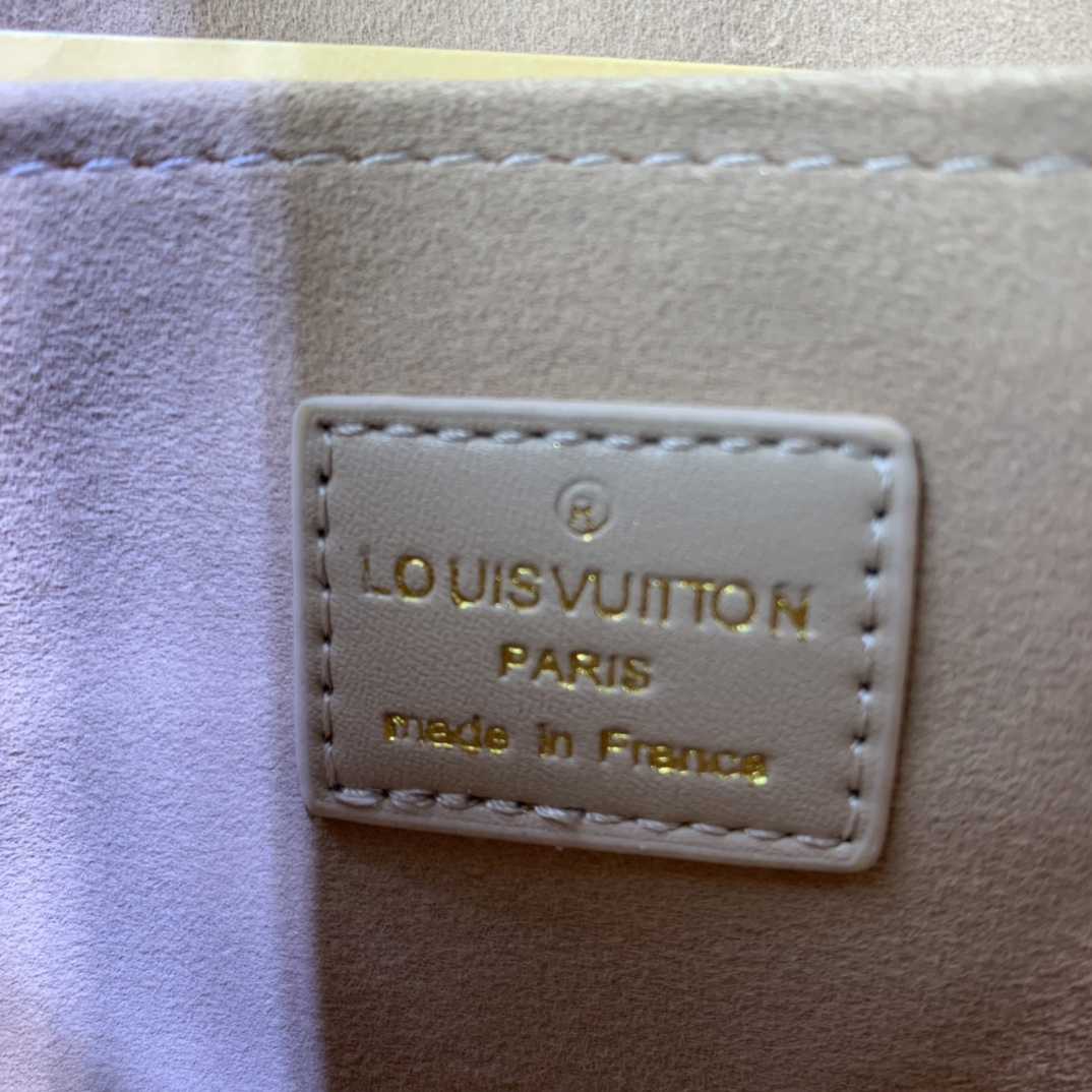 Louis Vuitton  Locky BB Handbag  (21x17x8cm)     M43577 - PerfectKickZ