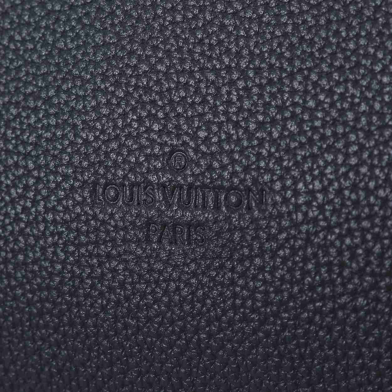 Louis Vuitton Takeoff Briefcase     M59159 - PerfectKickZ