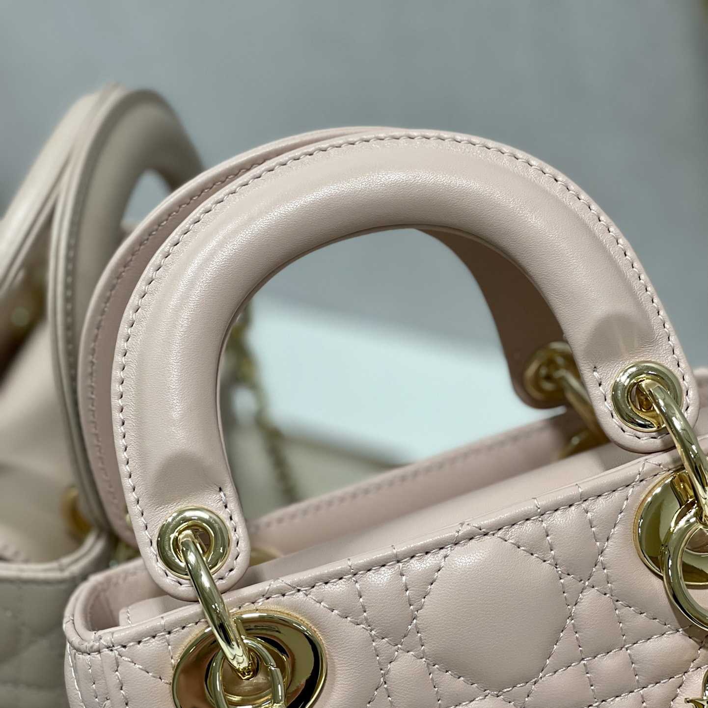 Dior Lady Dior Bag  (17 x 7.5x 14cm) - PerfectKickZ