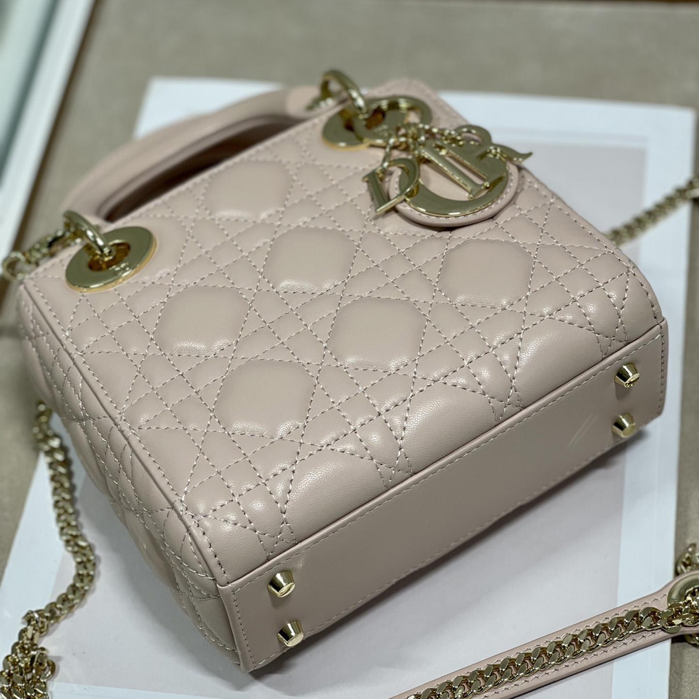 Dior Lady Dior Bag  (17 x 7.5x 14cm) - PerfectKickZ