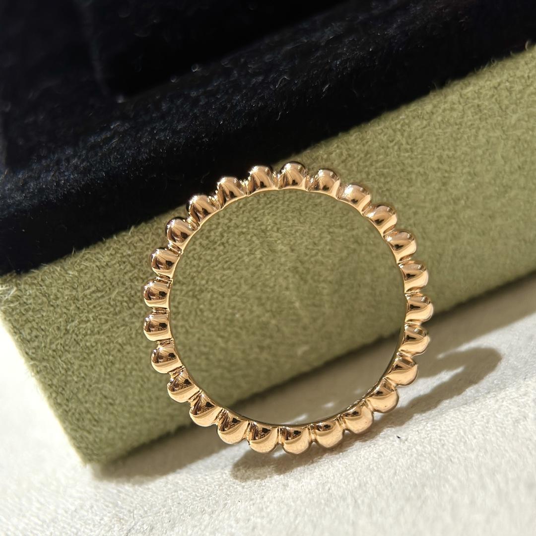 Van Cleef & Arpels Perlée Pearls Of Gold Ring - PerfectKickZ