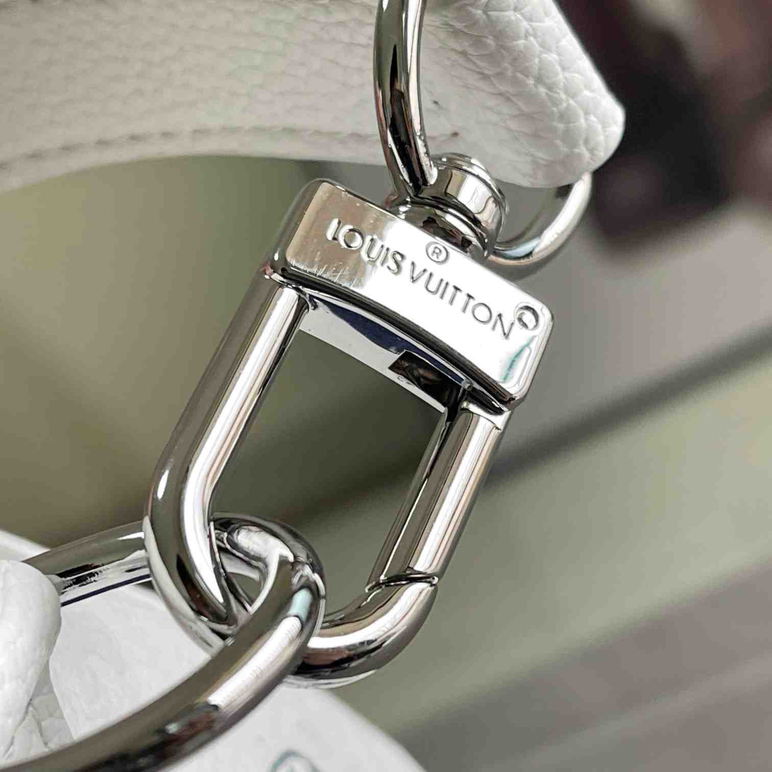 Louis Vuitton LV x YK Bandoulière Keepall 50    M21678 - PerfectKickZ
