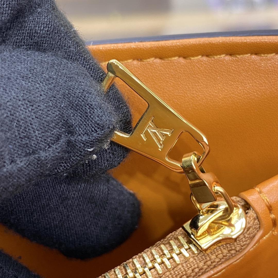 Louis Vuitton Twist MM Gold Honey Epi (23*17*9.5cm)      M22236 - PerfectKickZ