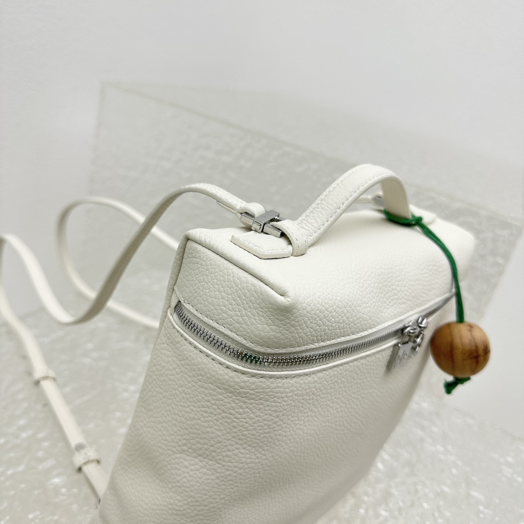Loro Piana Extra Pocket Backpack L23.5   (23×8×22cm) - PerfectKickZ