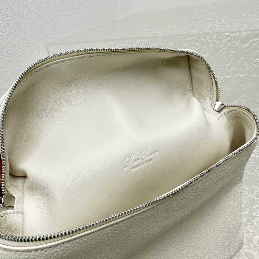 Loro Piana Extra Pocket Backpack L23.5   (23×8×22cm) - PerfectKickZ