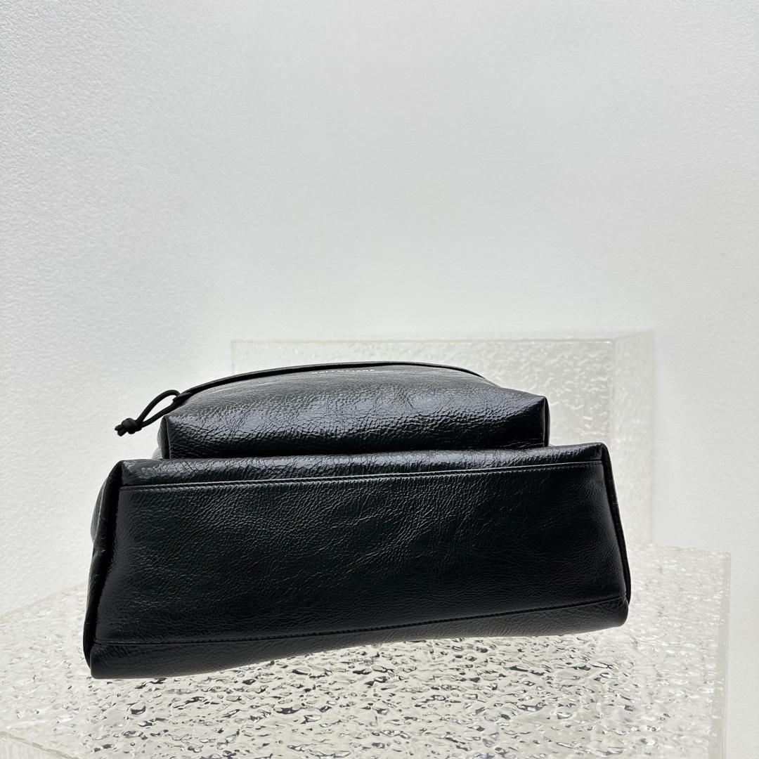 Balenciaga Explorer Backpack In Black (34.8x47x19.8cm) - PerfectKickZ