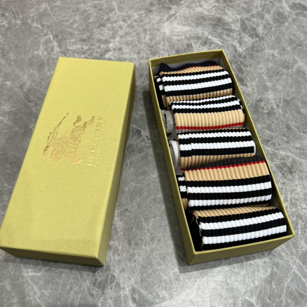 Burberry Socks/Box - PerfectKickZ
