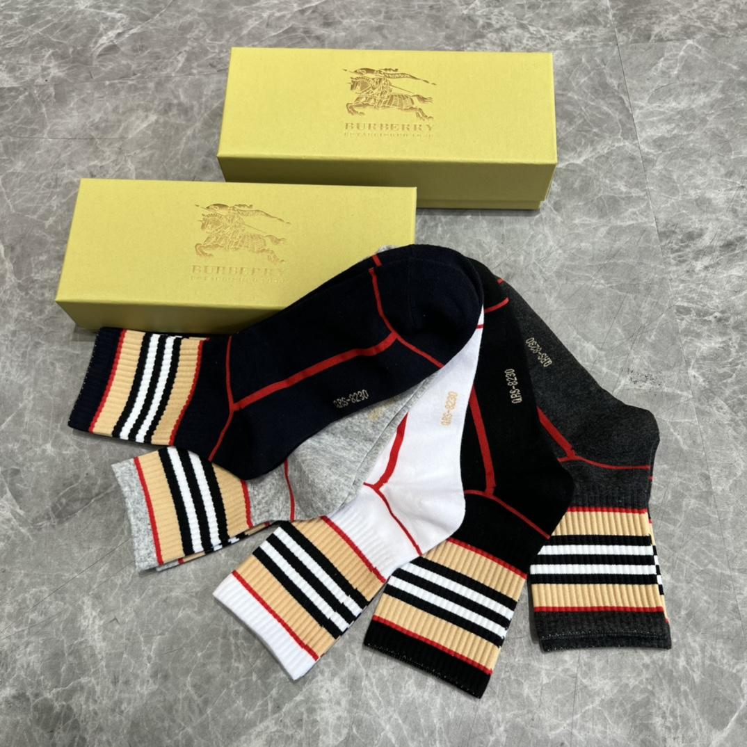 Burberry Socks/Box - PerfectKickZ
