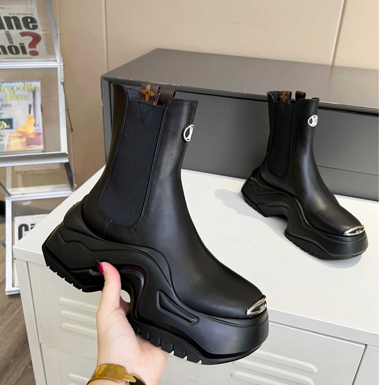 Louis Vuitton LV Archlight 2.0 Platform Ankle Boot - 
