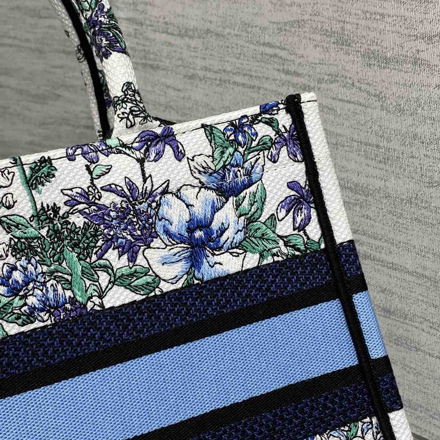Dior Small Dior Book Tote - PerfectKickZ