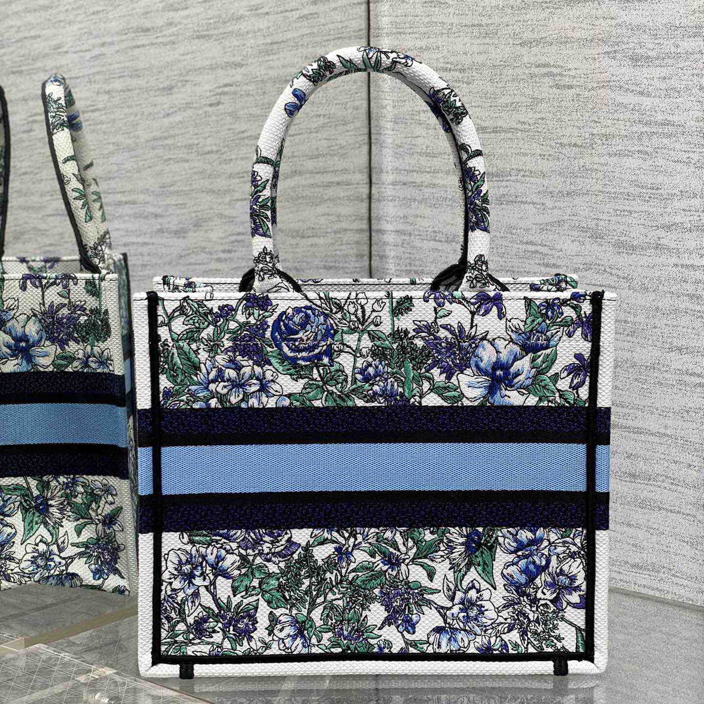 Dior Small Dior Book Tote - PerfectKickZ