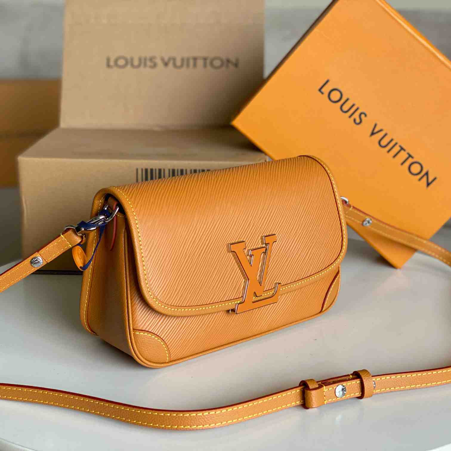 Louis Vuitton Buci    M59459 - PerfectKickZ