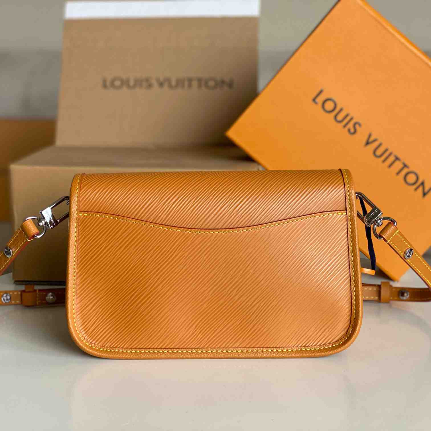 Louis Vuitton Buci    M59459 - PerfectKickZ
