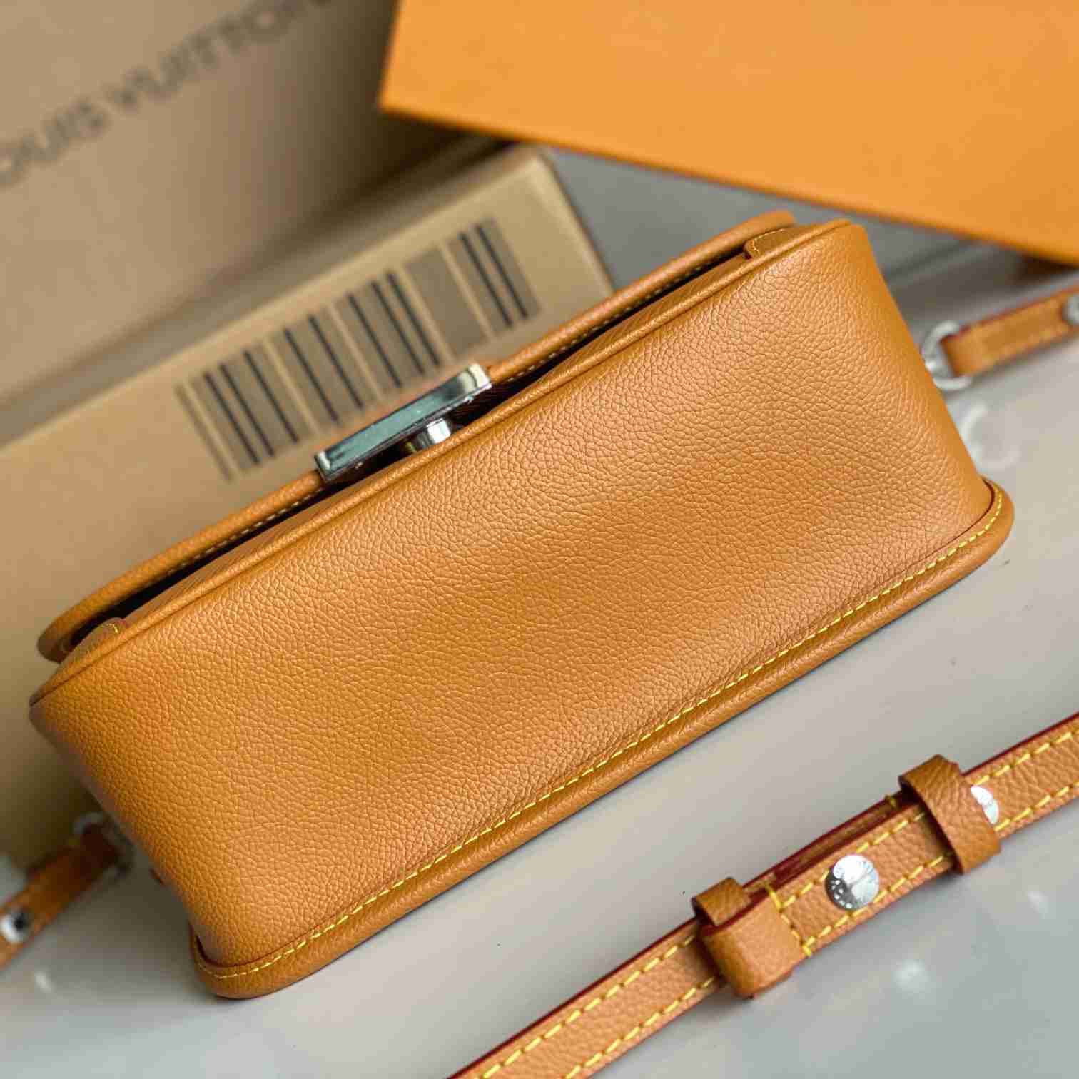 Louis Vuitton Buci    M59459 - PerfectKickZ