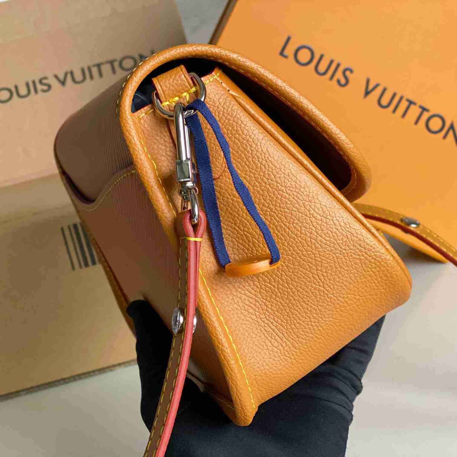 Louis Vuitton Buci    M59459 - PerfectKickZ