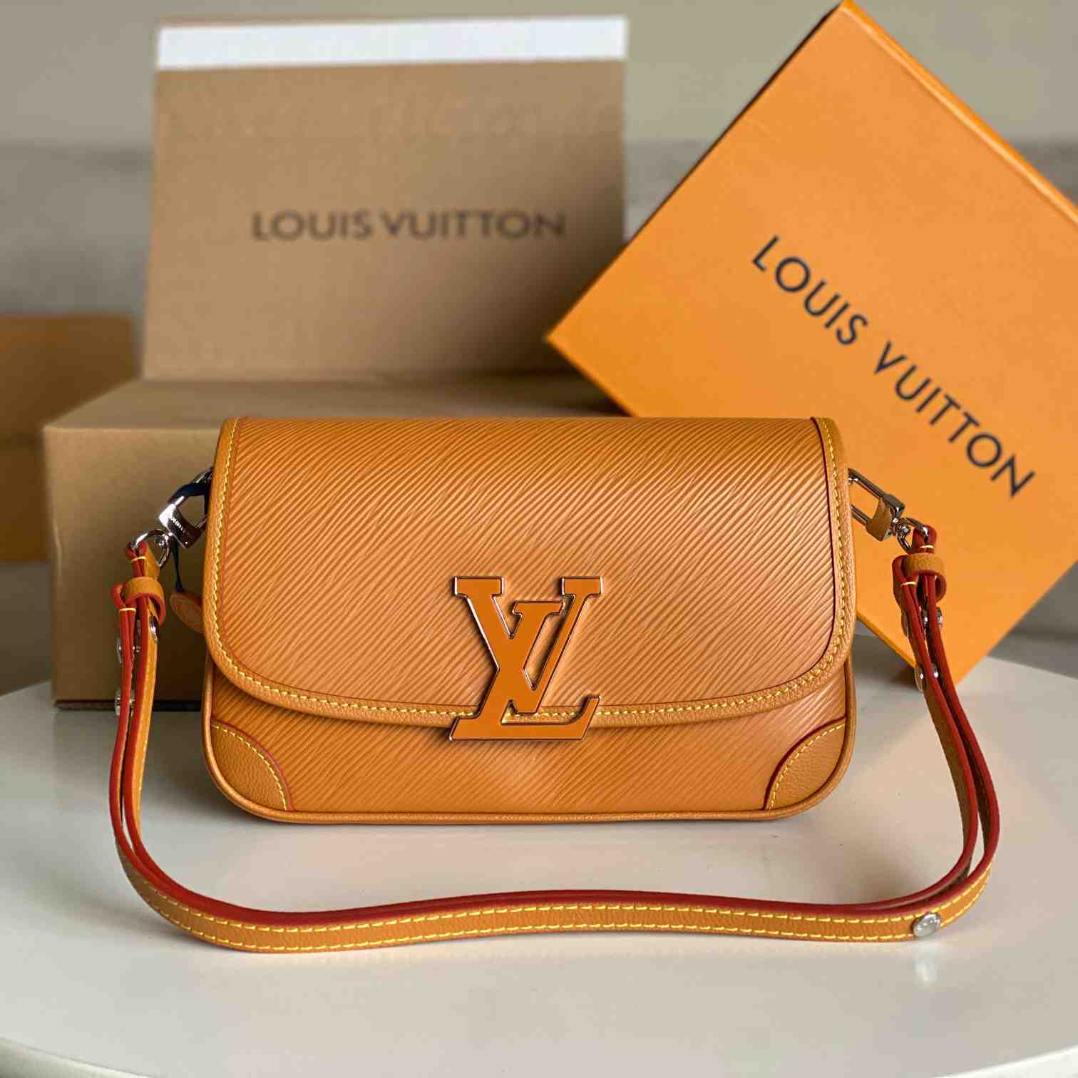 Louis Vuitton Buci    M59459 - PerfectKickZ