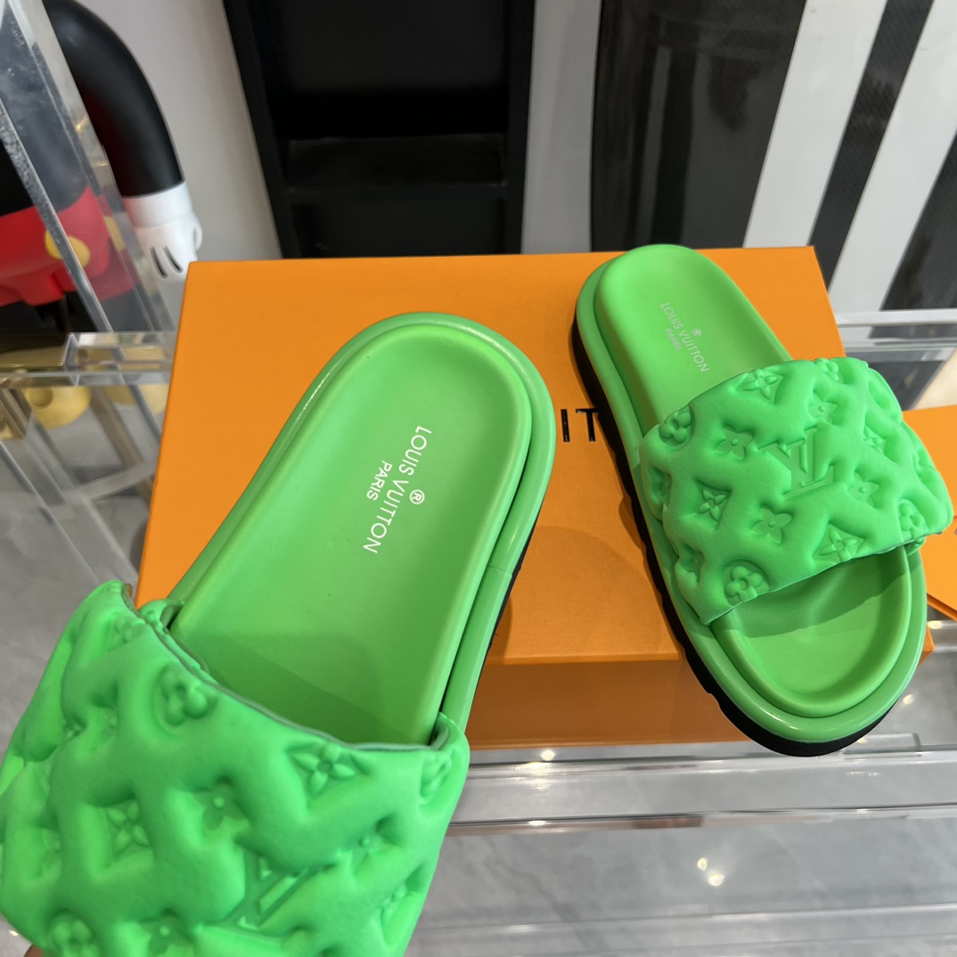 Louis Vuitton Pool Pillow Flat Comfort Mule        1AB1N6 - PerfectKickZ