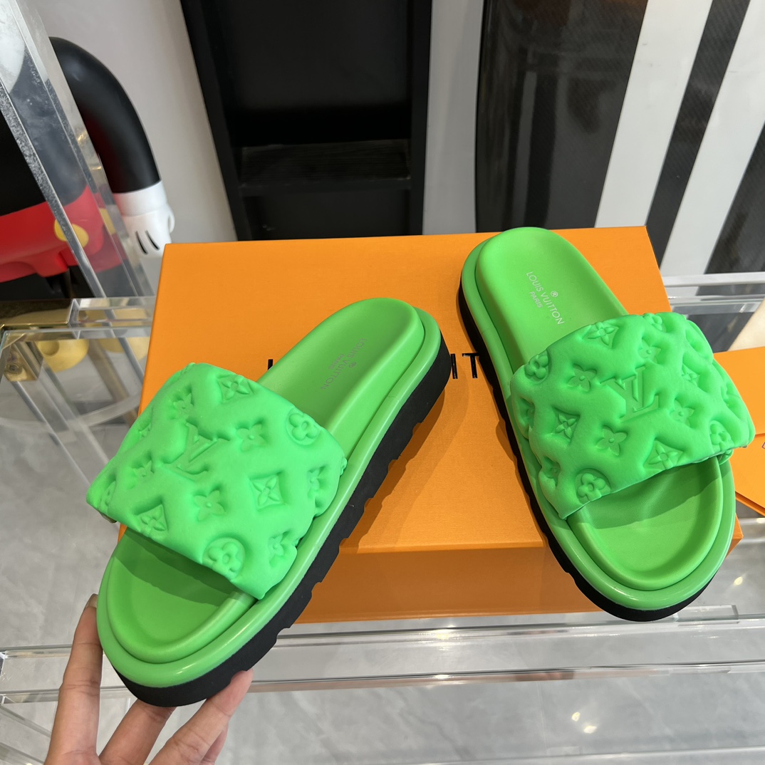 Louis Vuitton Pool Pillow Flat Comfort Mule        1AB1N6 - 