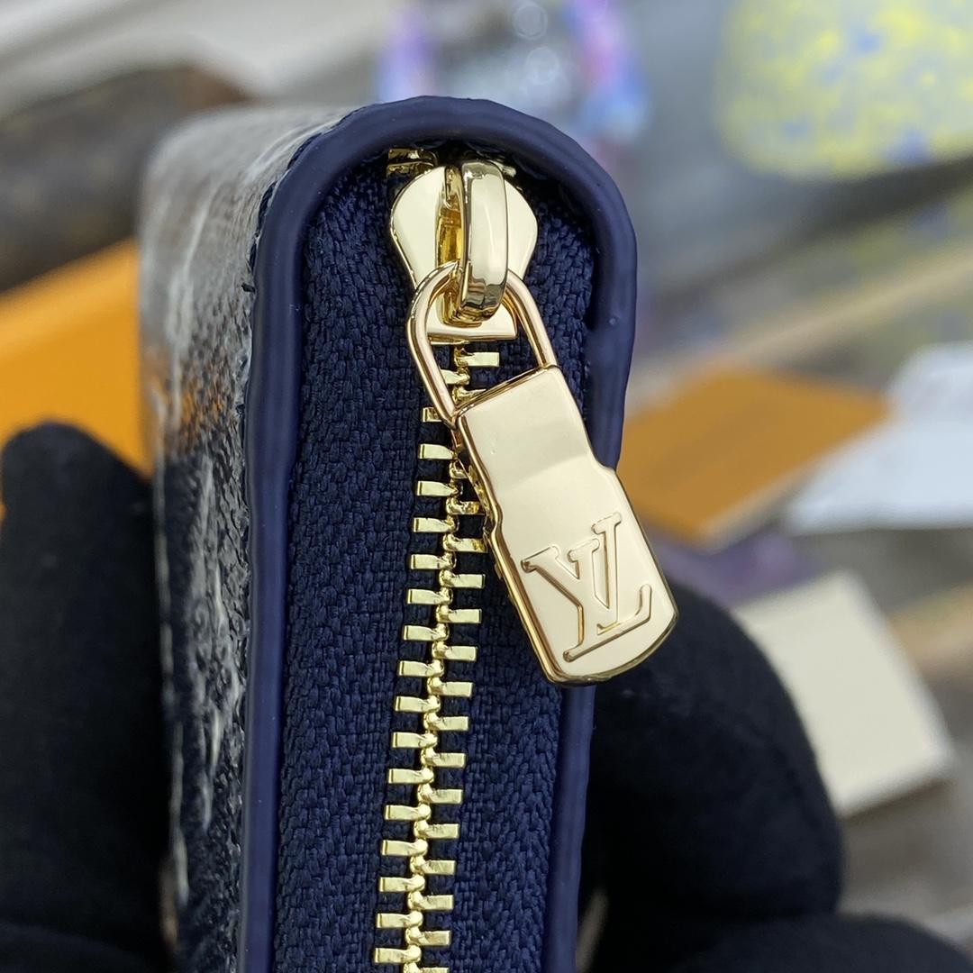 Louis Vuitton Zippy Coin Purse Padlock Python (11x8.5x2cm)   M82483  - PerfectKickZ