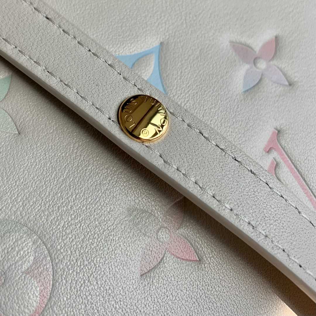 Louis Vuitton Coussin Bag (21-16-7cm)    M22993 - PerfectKickZ