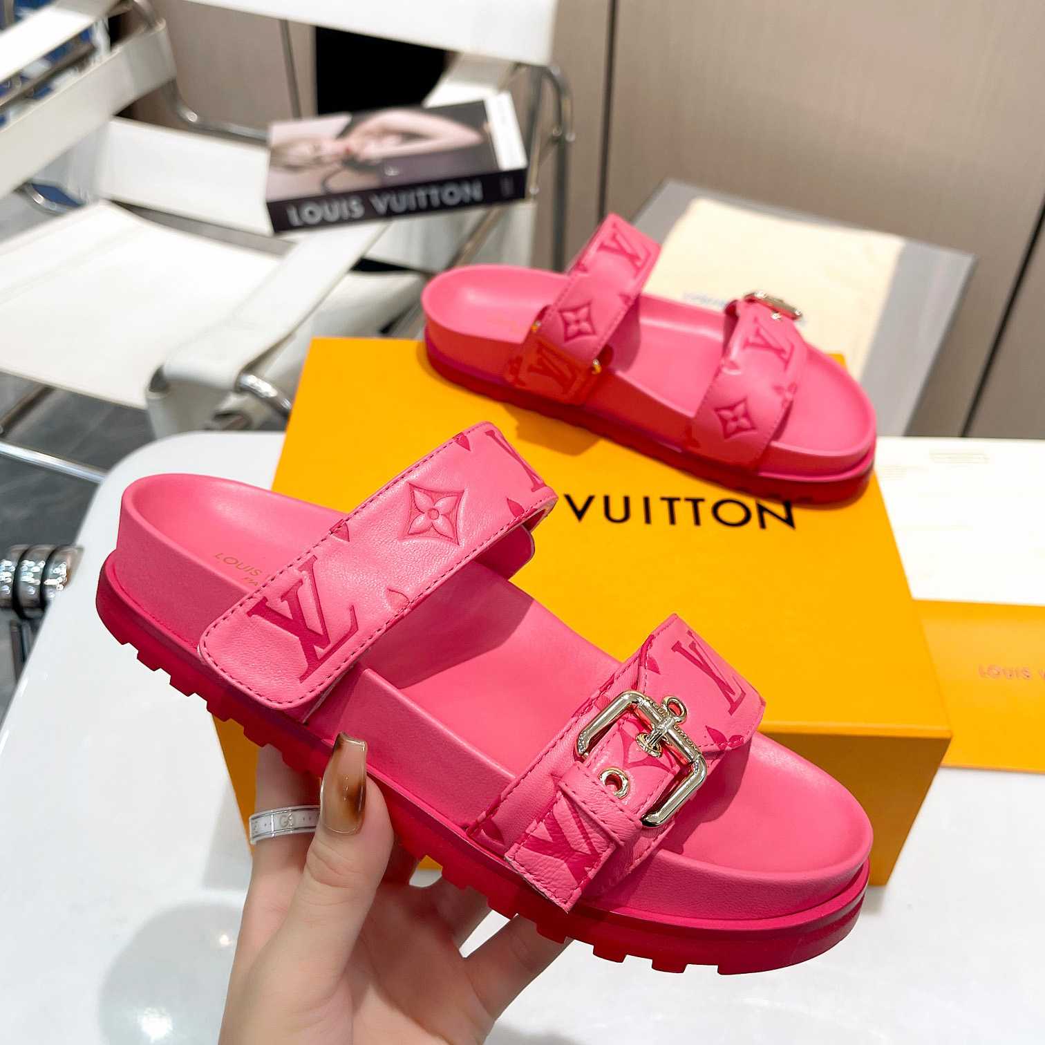 Louis Vuitton Bom Dia Flat Comfort Mule   1AB38P - PerfectKickZ