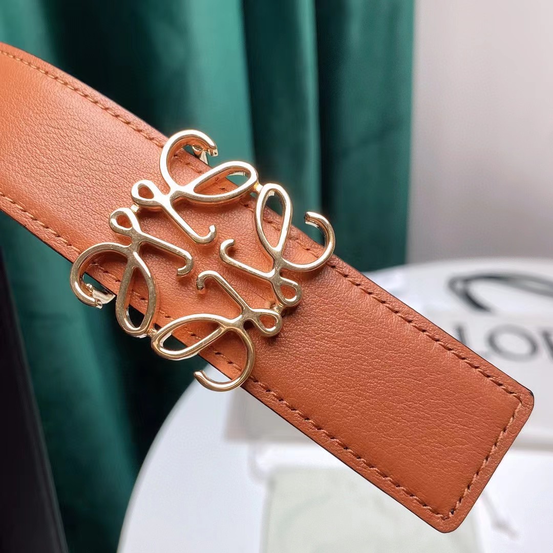 Loewe Women's Natural Anagram Reversible Leather Belt - PerfectKickZ
