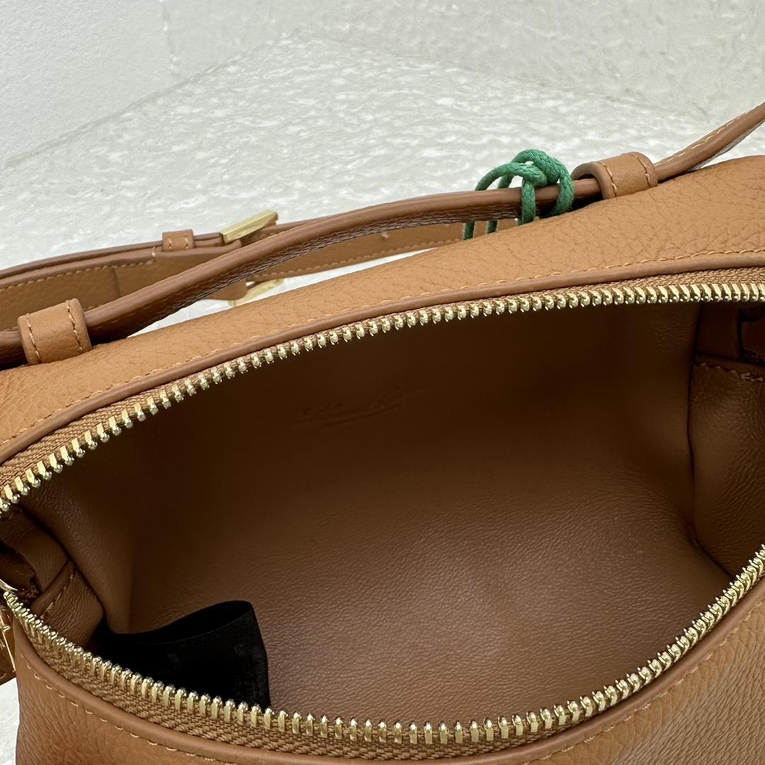 Loro Piana Extra pocket L16 Belt Bag  (16×6×10cm) - PerfectKickZ