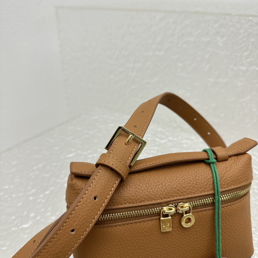 Loro Piana Extra pocket L16 Belt Bag  (16×6×10cm) - PerfectKickZ