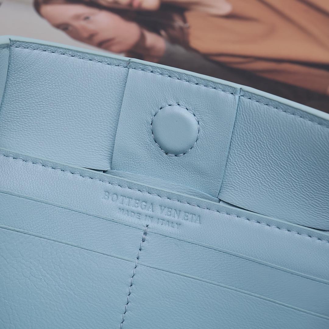 Bottega Veneta Cassette Pouch On Strap - PerfectKickZ
