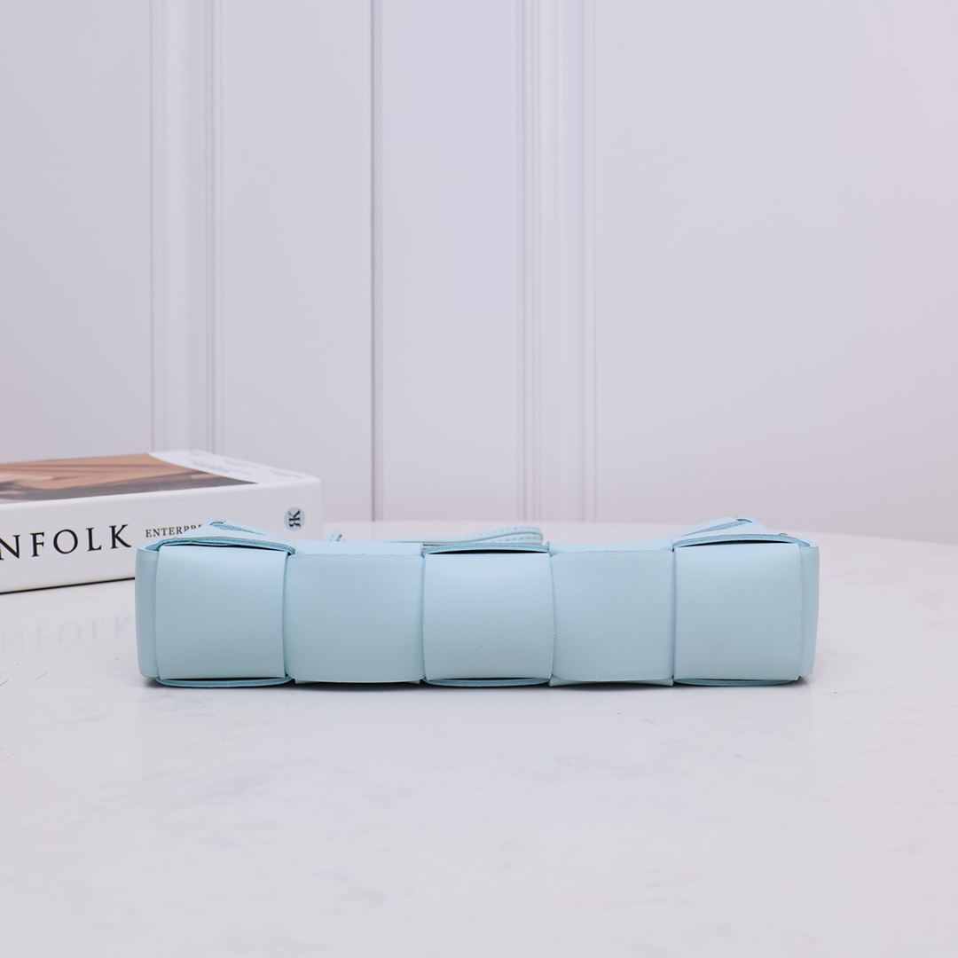 Bottega Veneta Cassette Pouch On Strap - PerfectKickZ