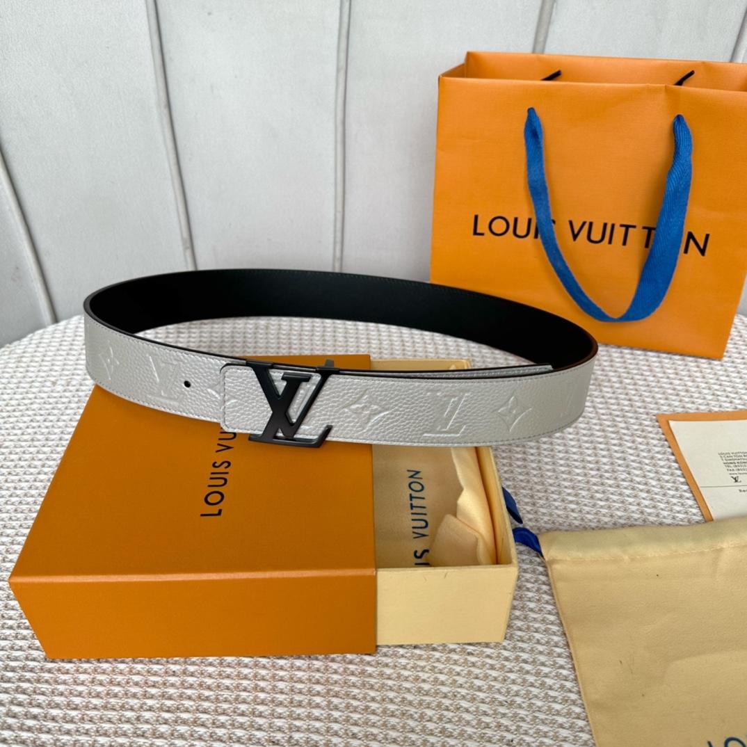 Louis Vuitton LV Initials 40mm Reversible Belt   M8261V - PerfectKickZ