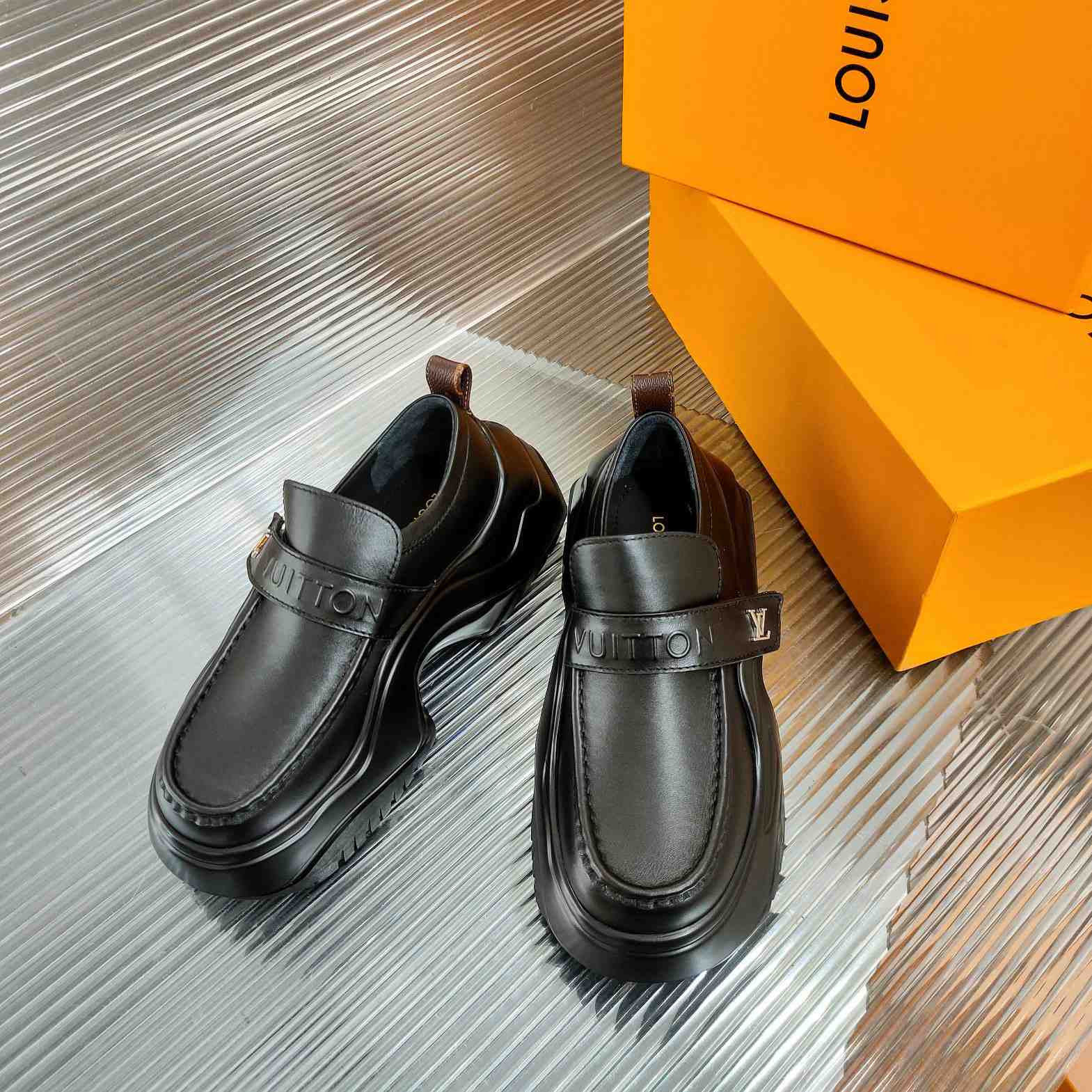 Louis Vuitton LV Archlight 2.0 Platform Loafer  1ABIJQ - 