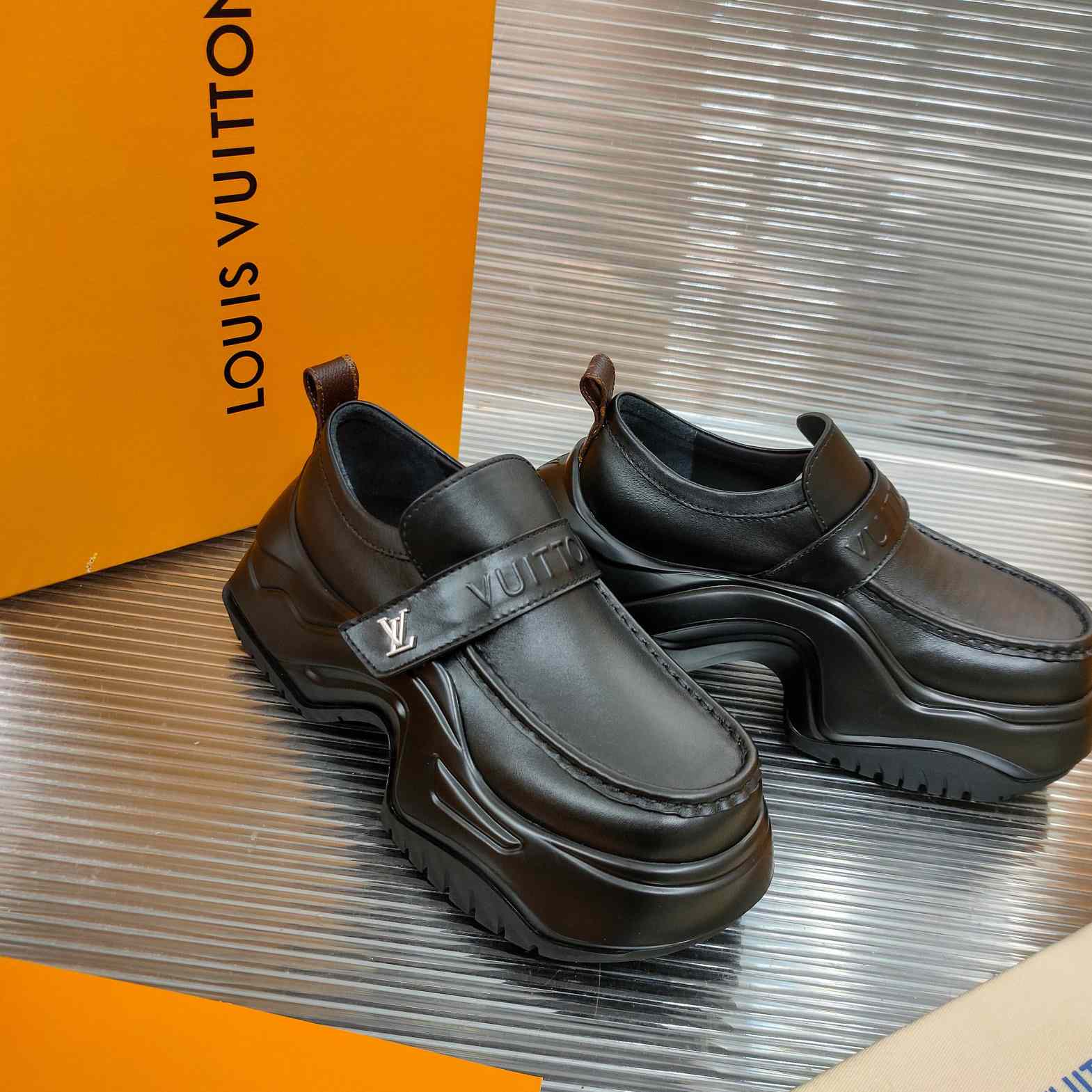 Louis Vuitton LV Archlight 2.0 Platform Loafer  1ABIJQ - 