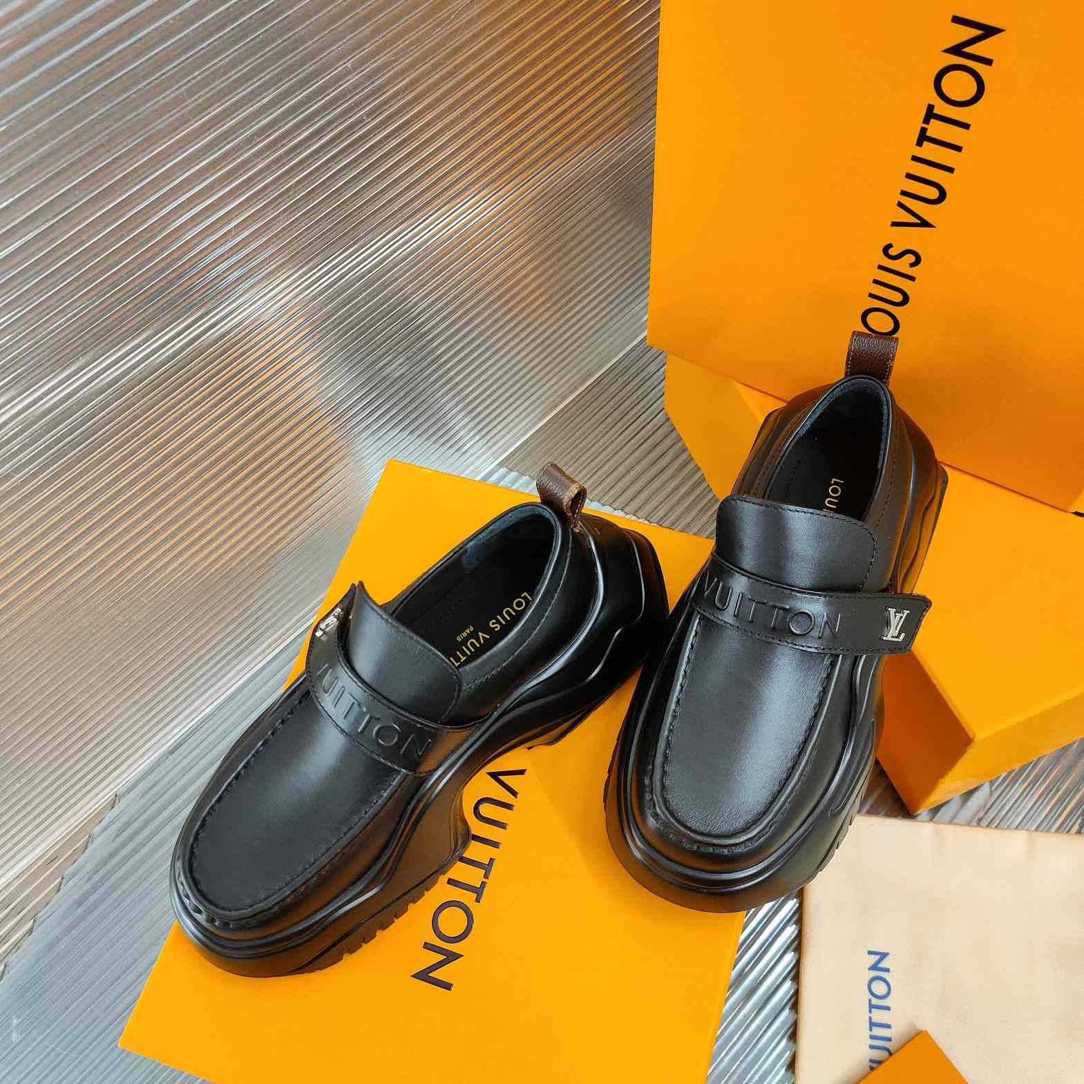 Louis Vuitton LV Archlight 2.0 Platform Loafer  1ABIJQ - 