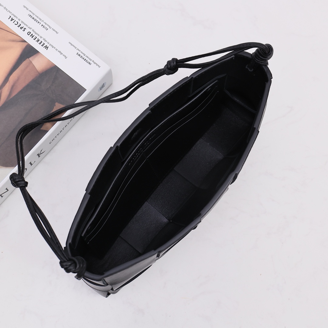 Bottega Veneta Cassette Pouch On Strap - PerfectKickZ
