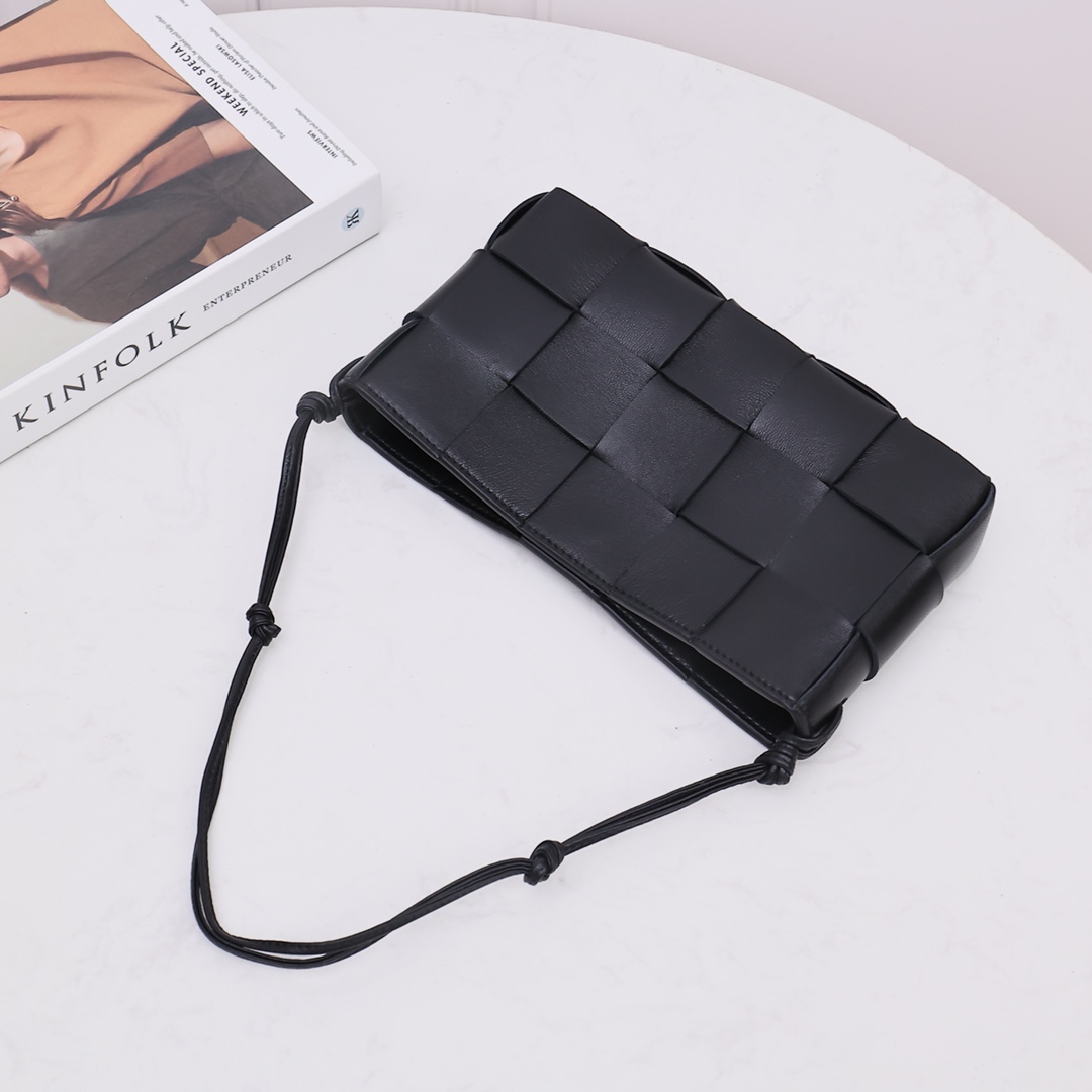 Bottega Veneta Cassette Pouch On Strap - PerfectKickZ