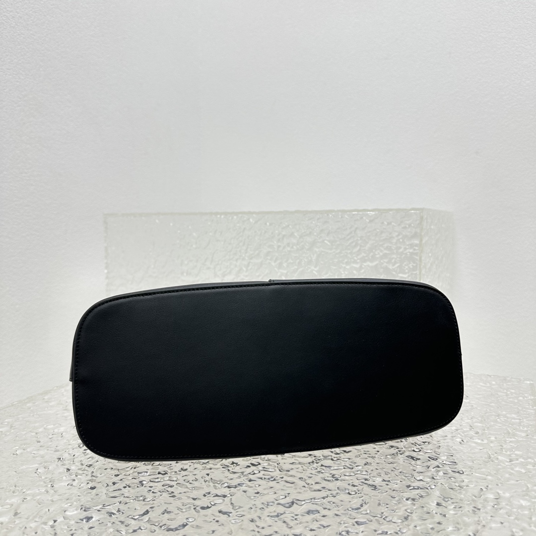 The Row Camdem Bag  ( 32x23x14cm) - PerfectKickZ