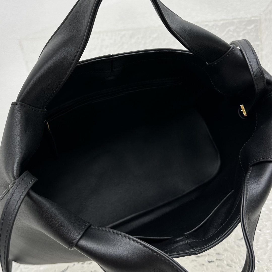 The Row Camdem Bag  ( 32x23x14cm) - PerfectKickZ