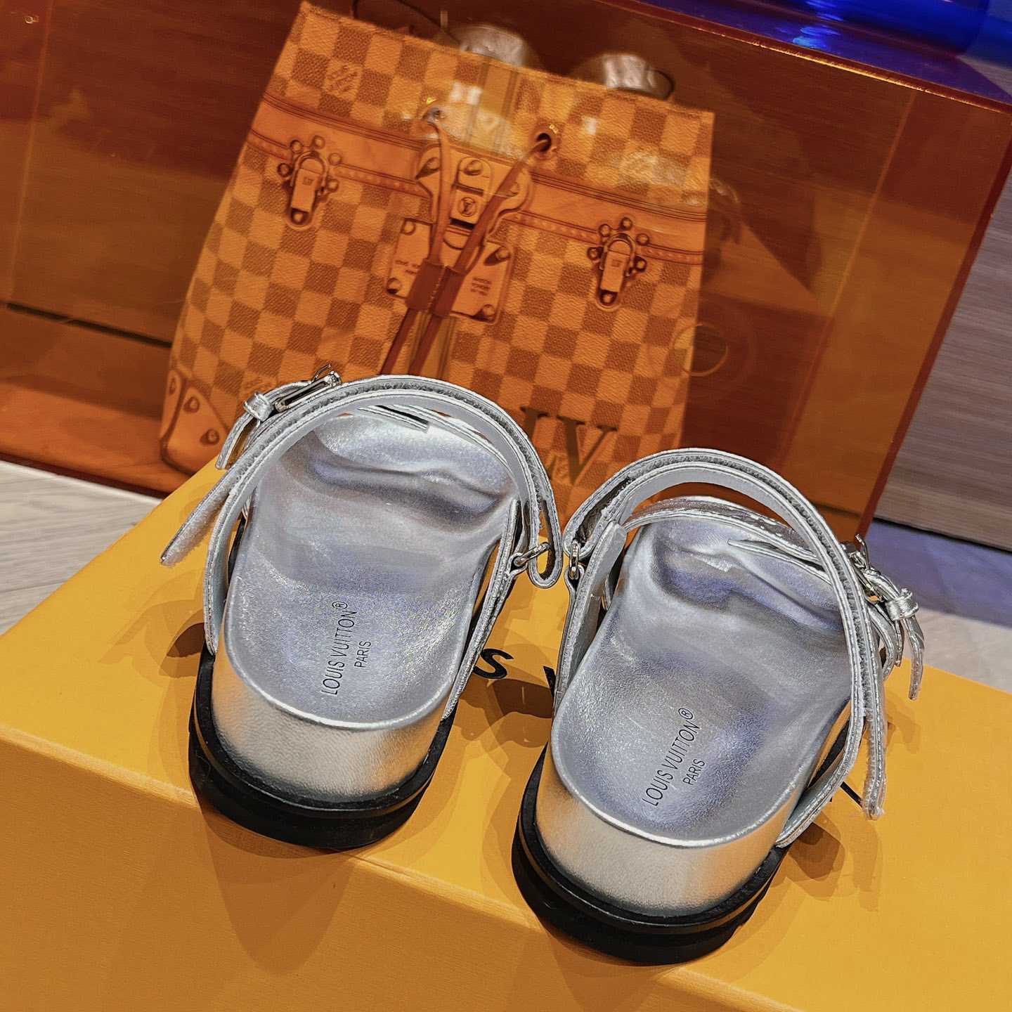 Louis Vuitton Bom Dia Flat Comfort Mules     1AB3OG - PerfectKickZ