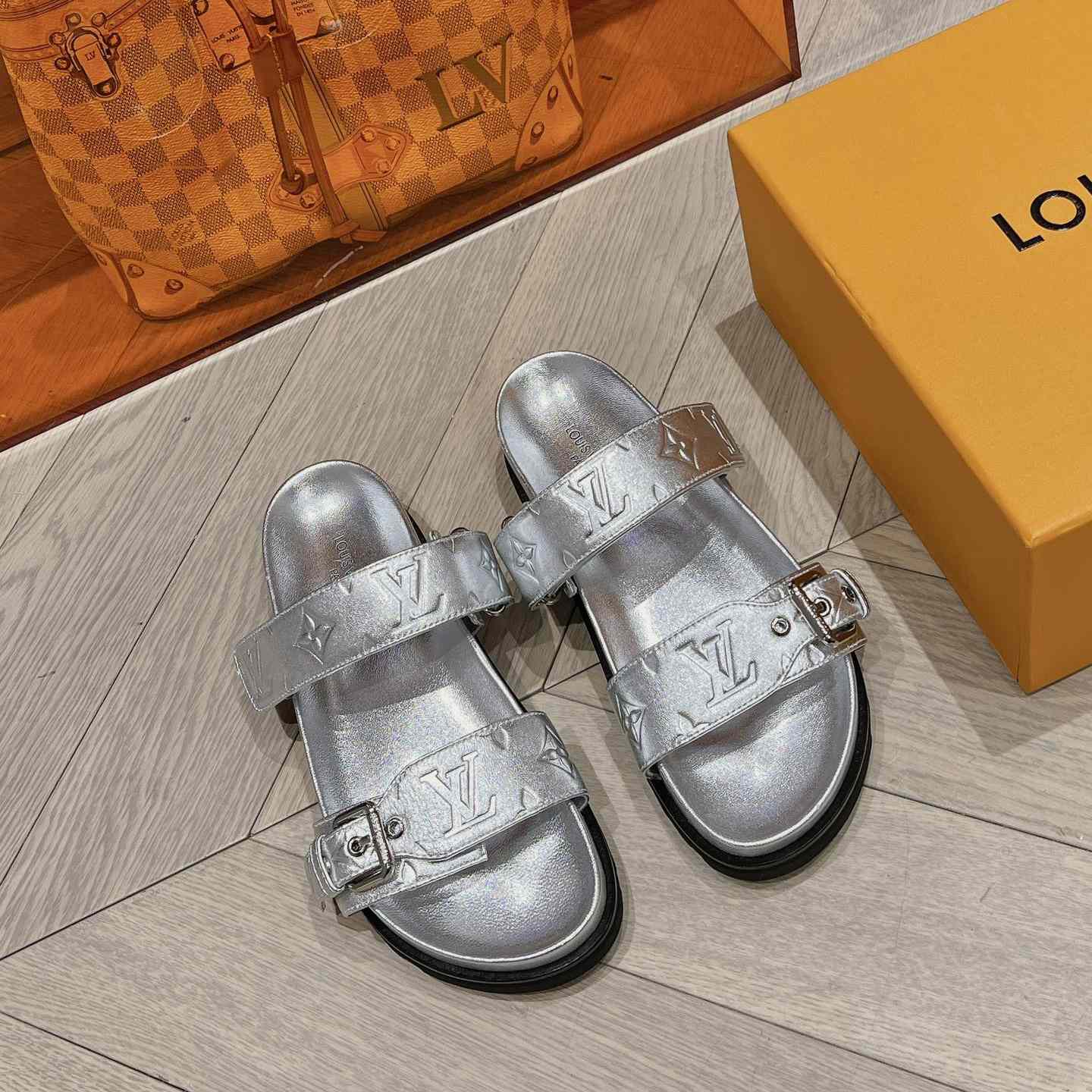 Louis Vuitton Bom Dia Flat Comfort Mules     1AB3OG - PerfectKickZ