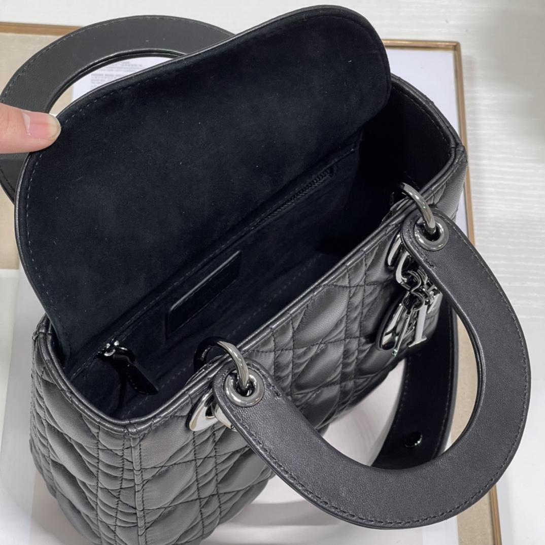 Dior Lady Dior Bag   20cm - PerfectKickZ