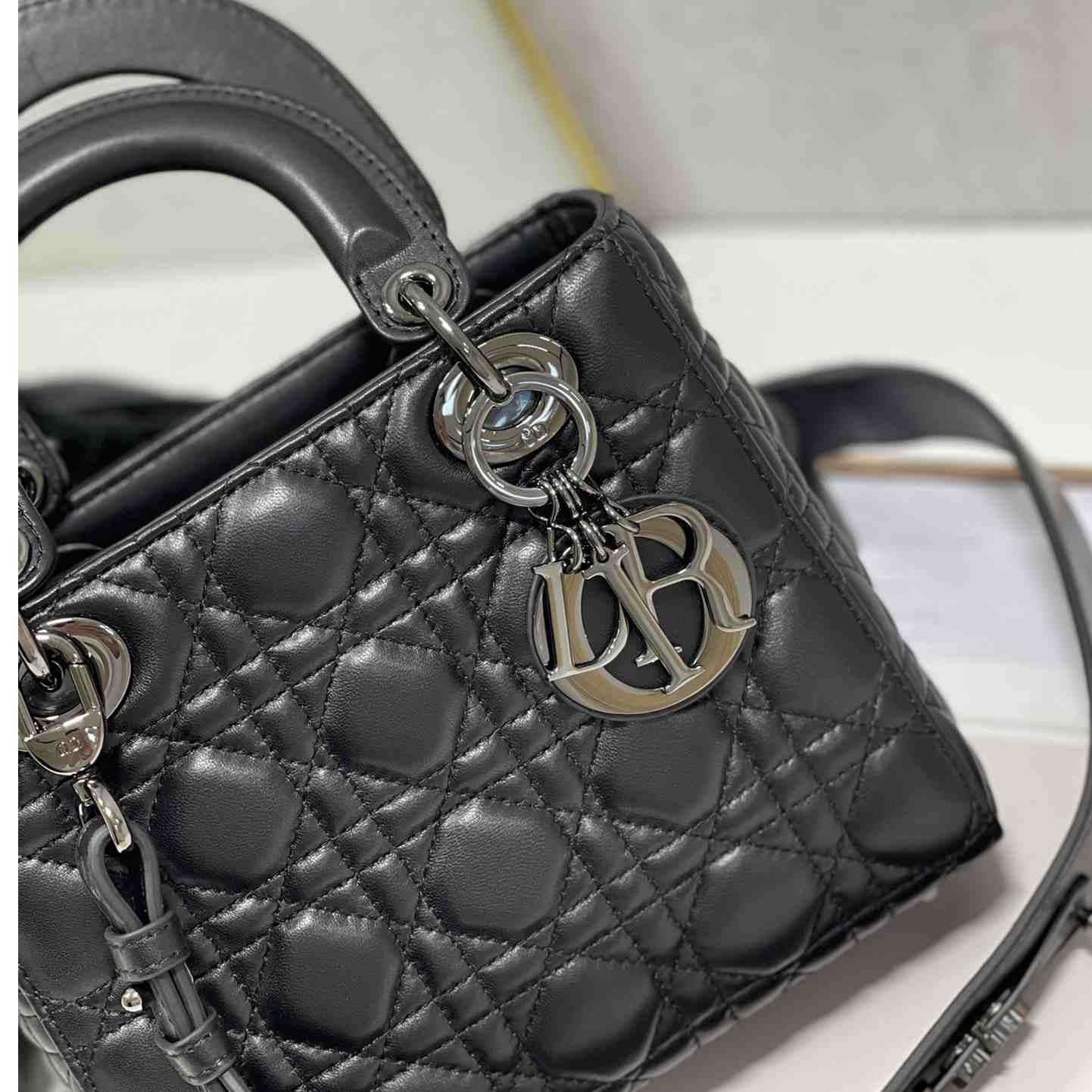Dior Lady Dior Bag   20cm - PerfectKickZ