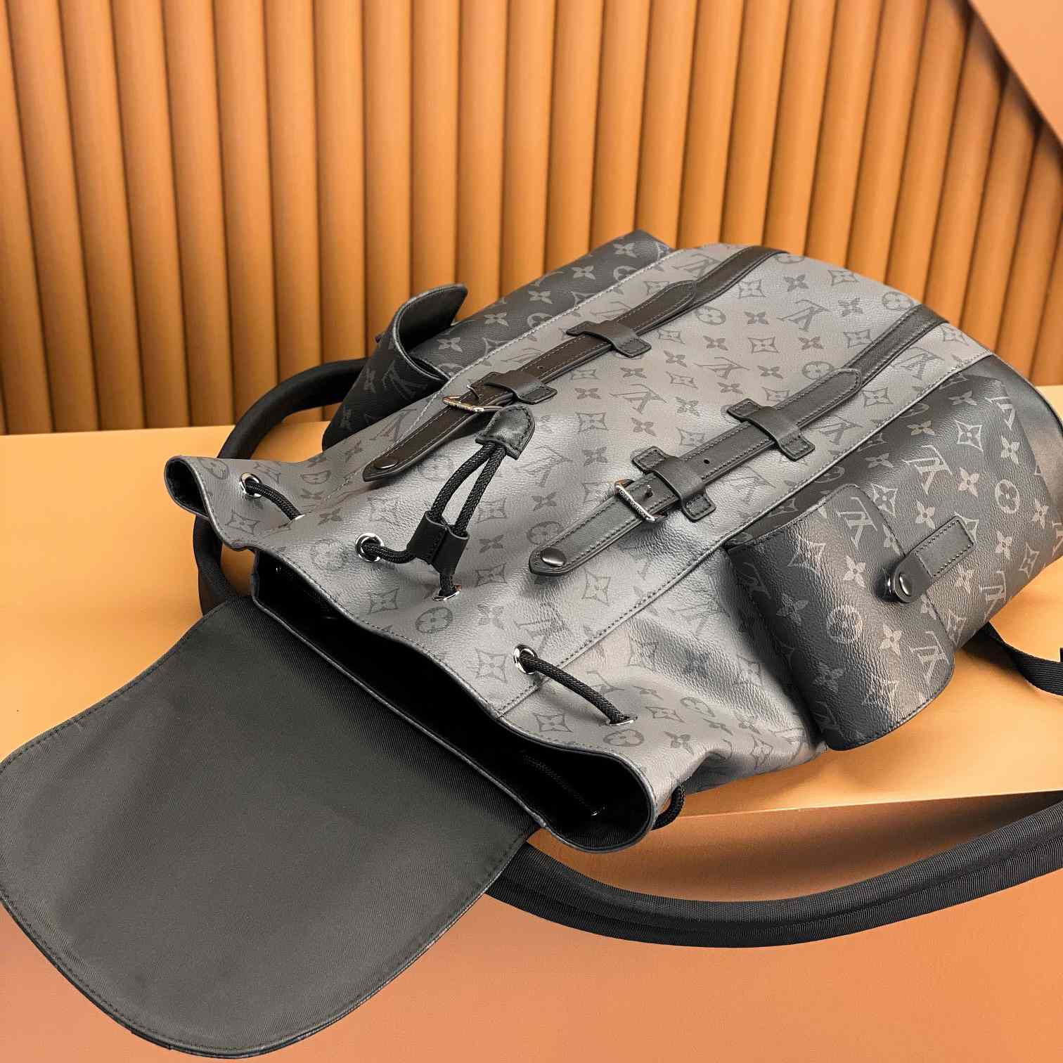 Louis Vuitton Christopher MM (38x44x21cm)     M45419 - PerfectKickZ
