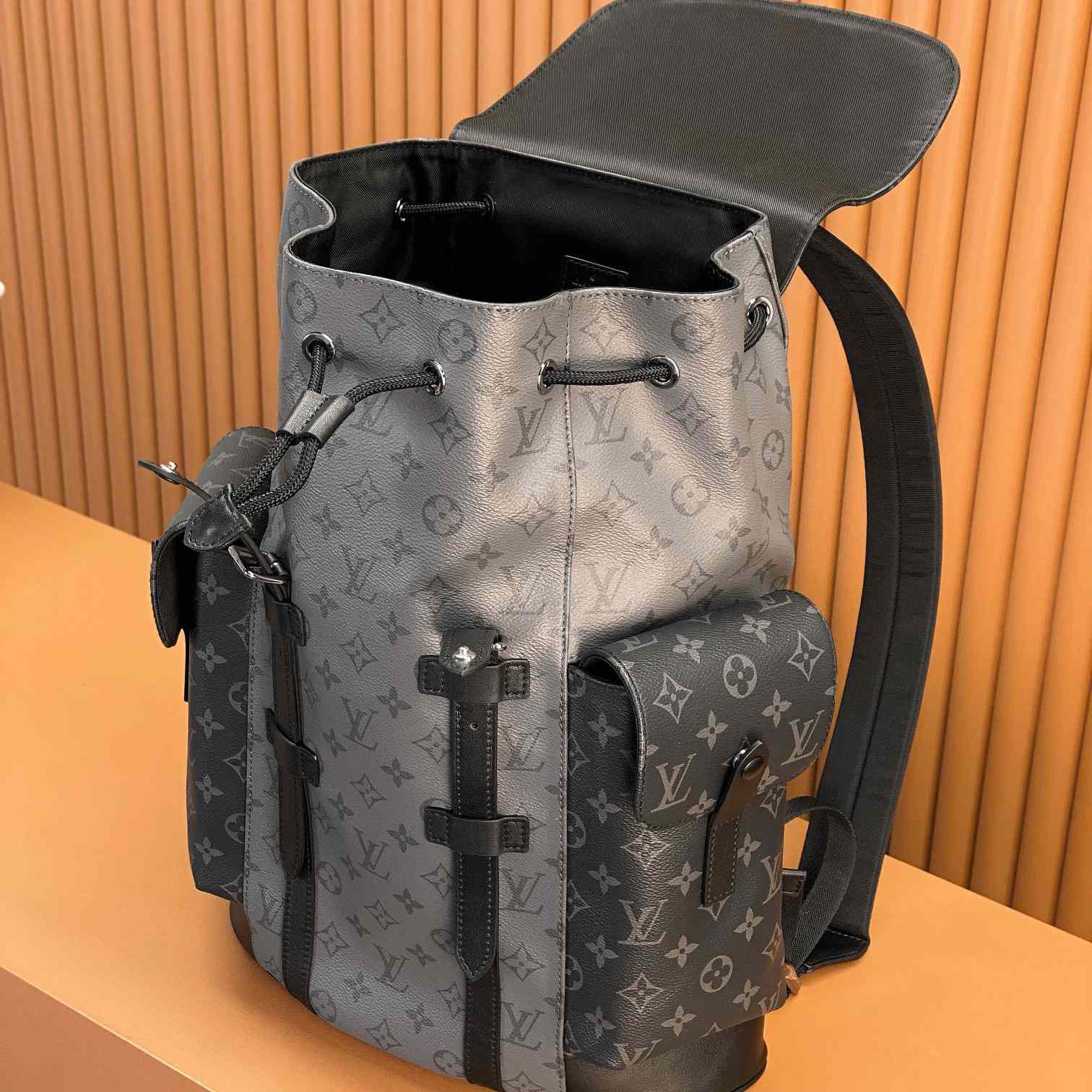 Louis Vuitton Christopher MM (38x44x21cm)     M45419 - PerfectKickZ