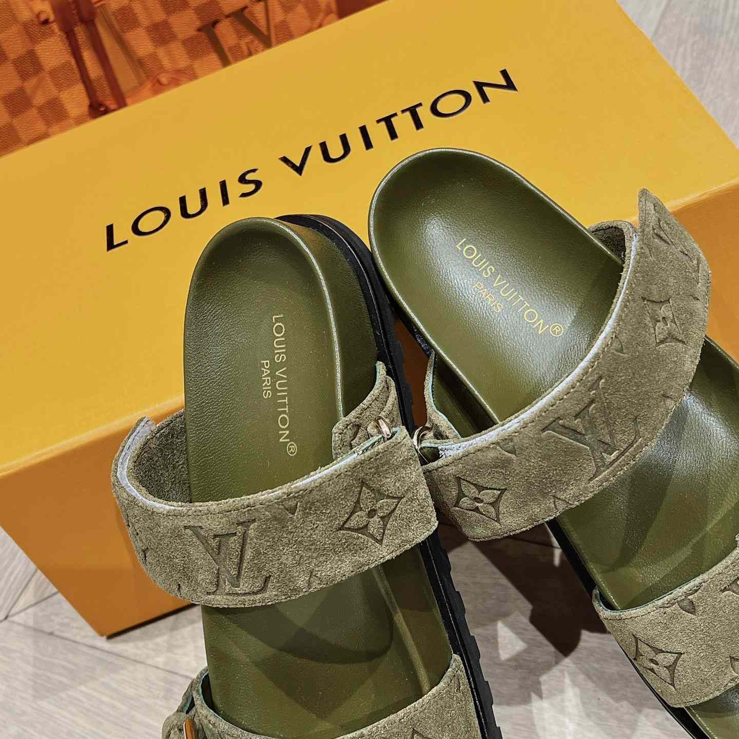 Louis Vuitton Bom Dia Flat Comfort Mule    1ABOYY - PerfectKickZ