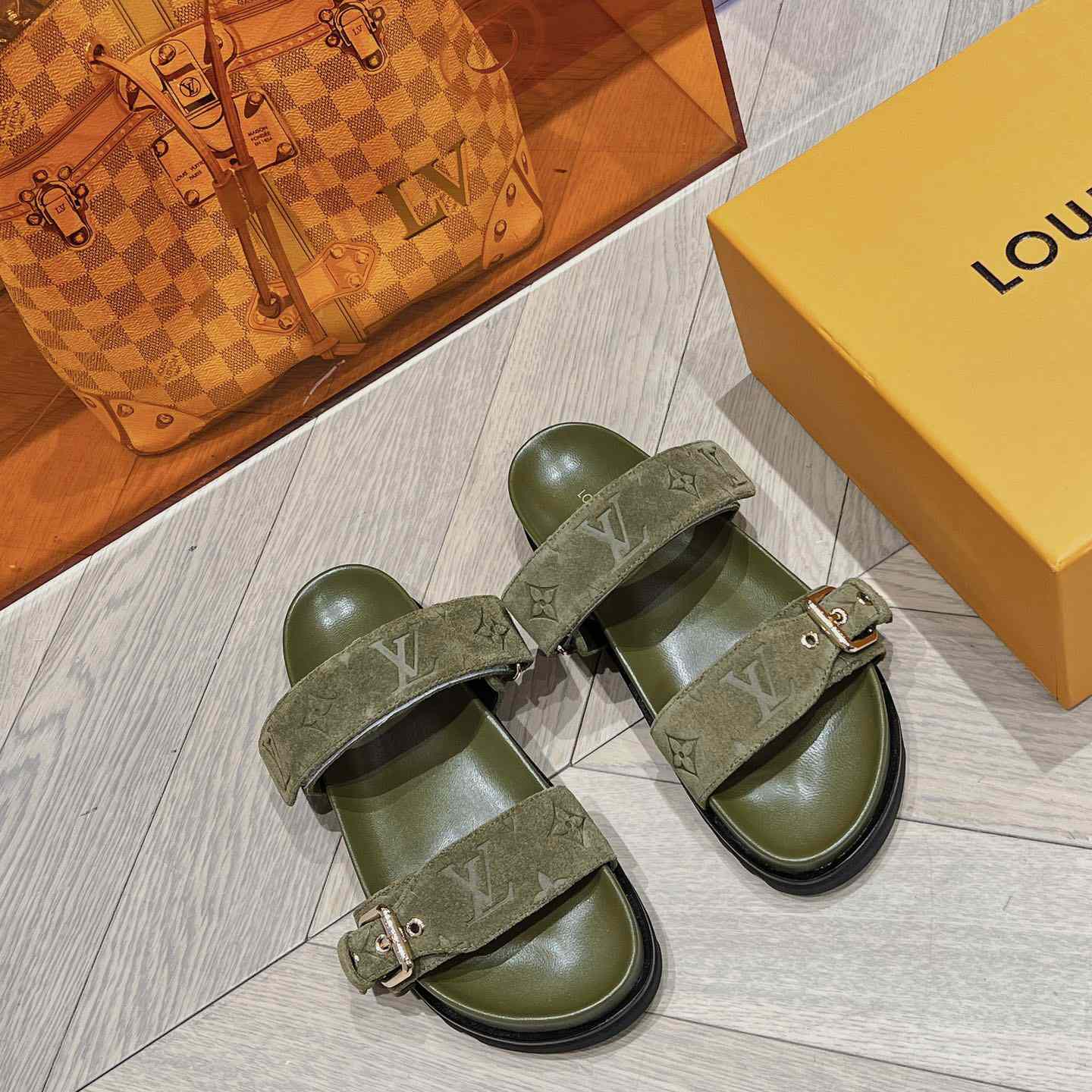Louis Vuitton Bom Dia Flat Comfort Mule    1ABOYY - PerfectKickZ