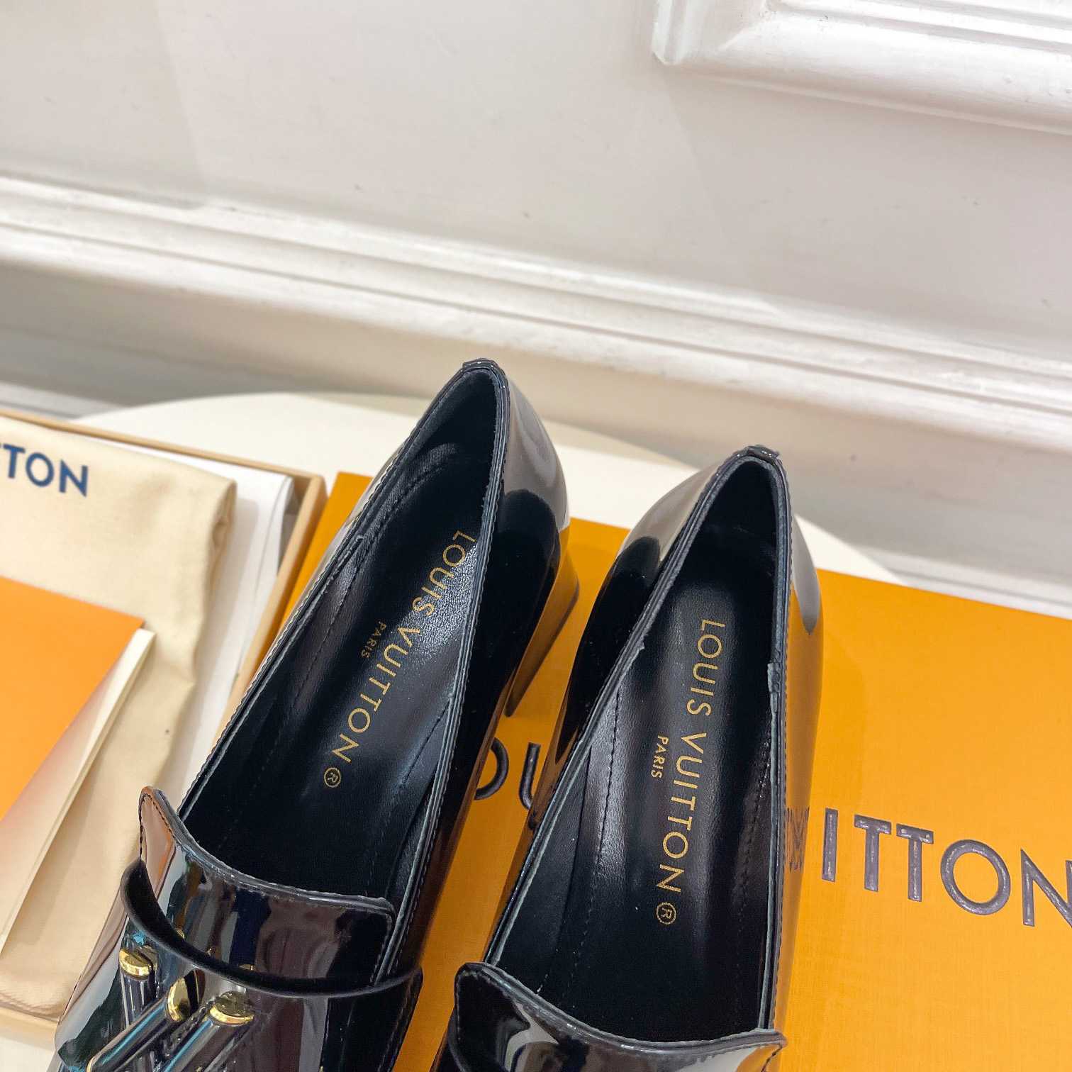Louis Vuitton Shake Loafer   1ABTL2 - PerfectKickZ
