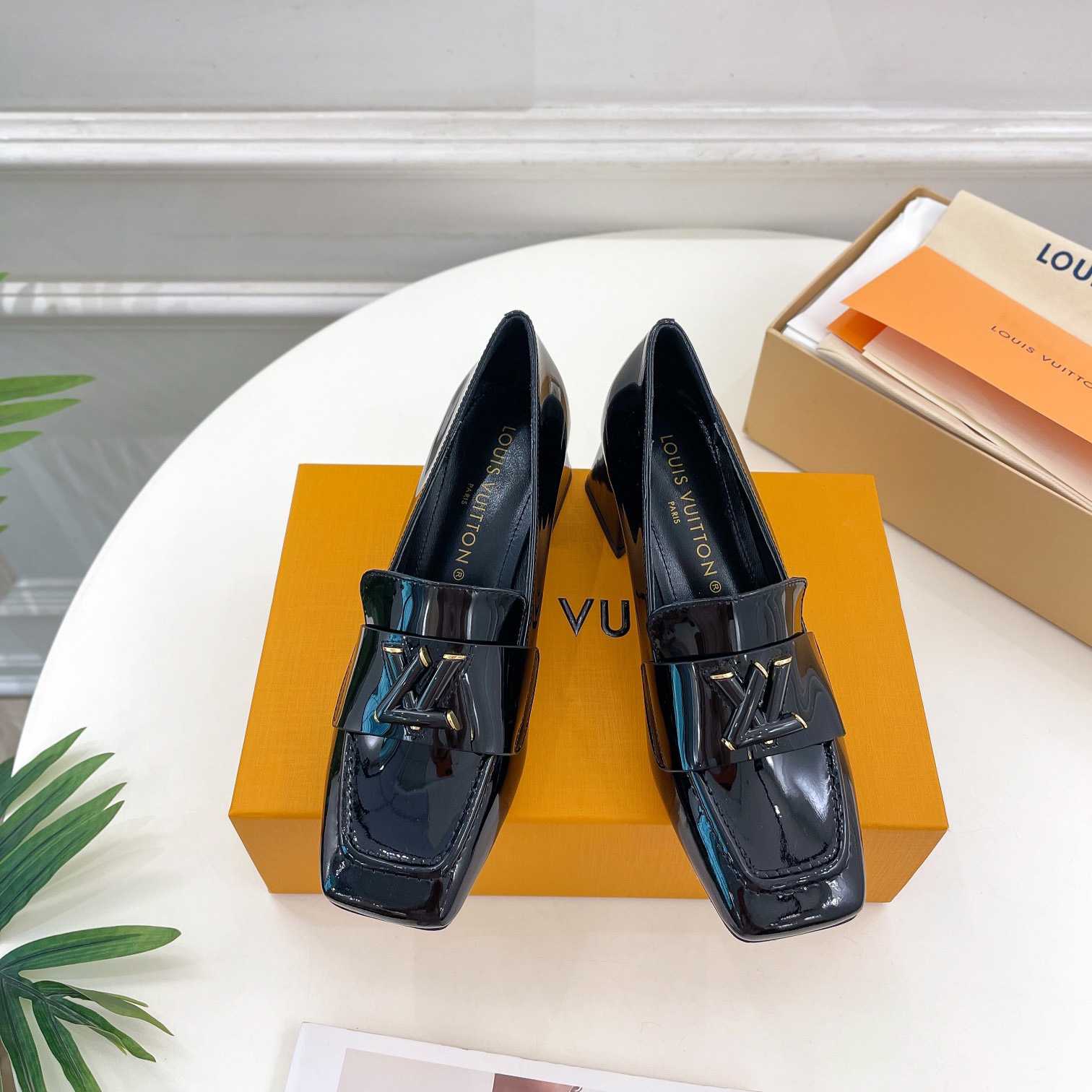 Louis Vuitton Shake Loafer   1ABTL2 - PerfectKickZ