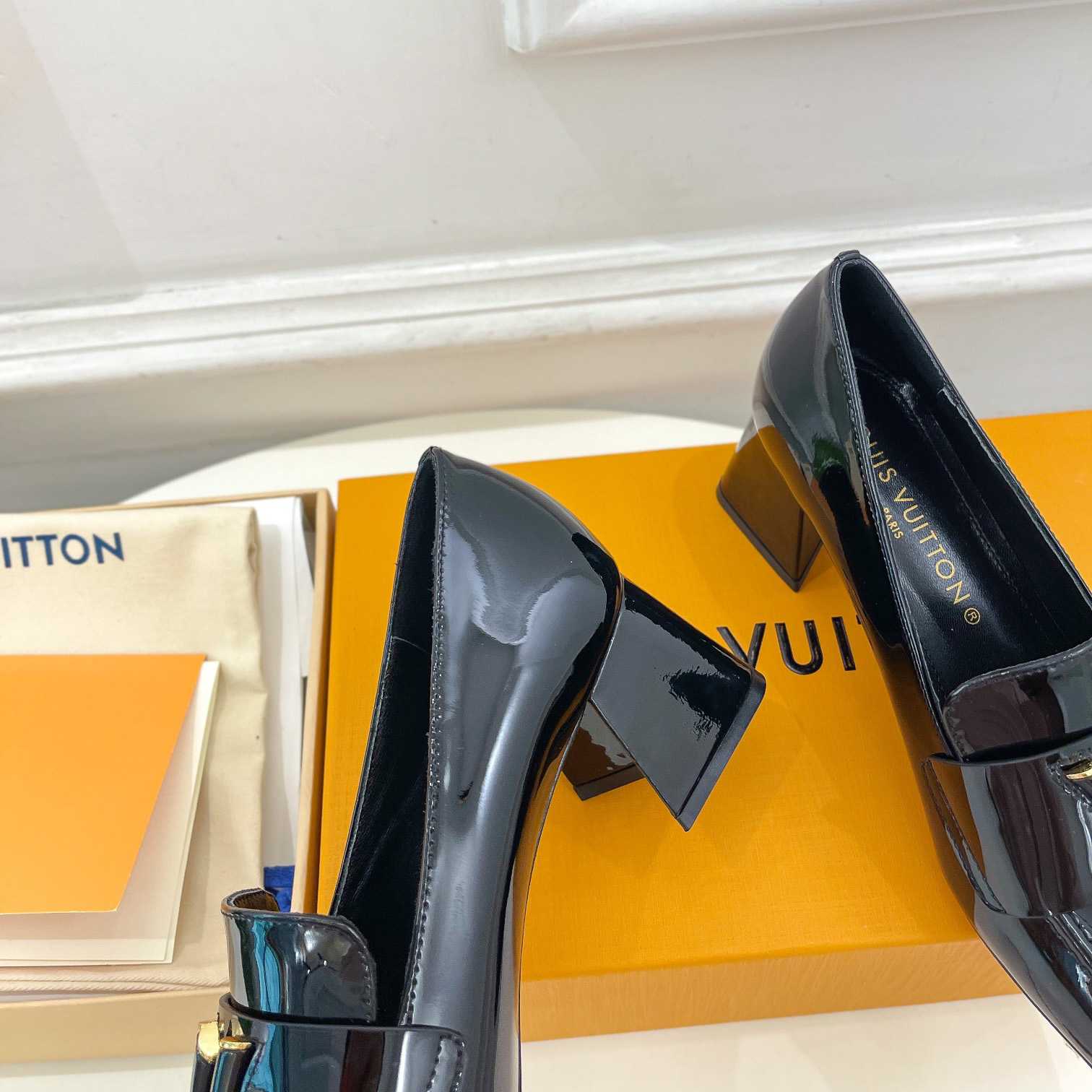 Louis Vuitton Shake Loafer   1ABTL2 - PerfectKickZ