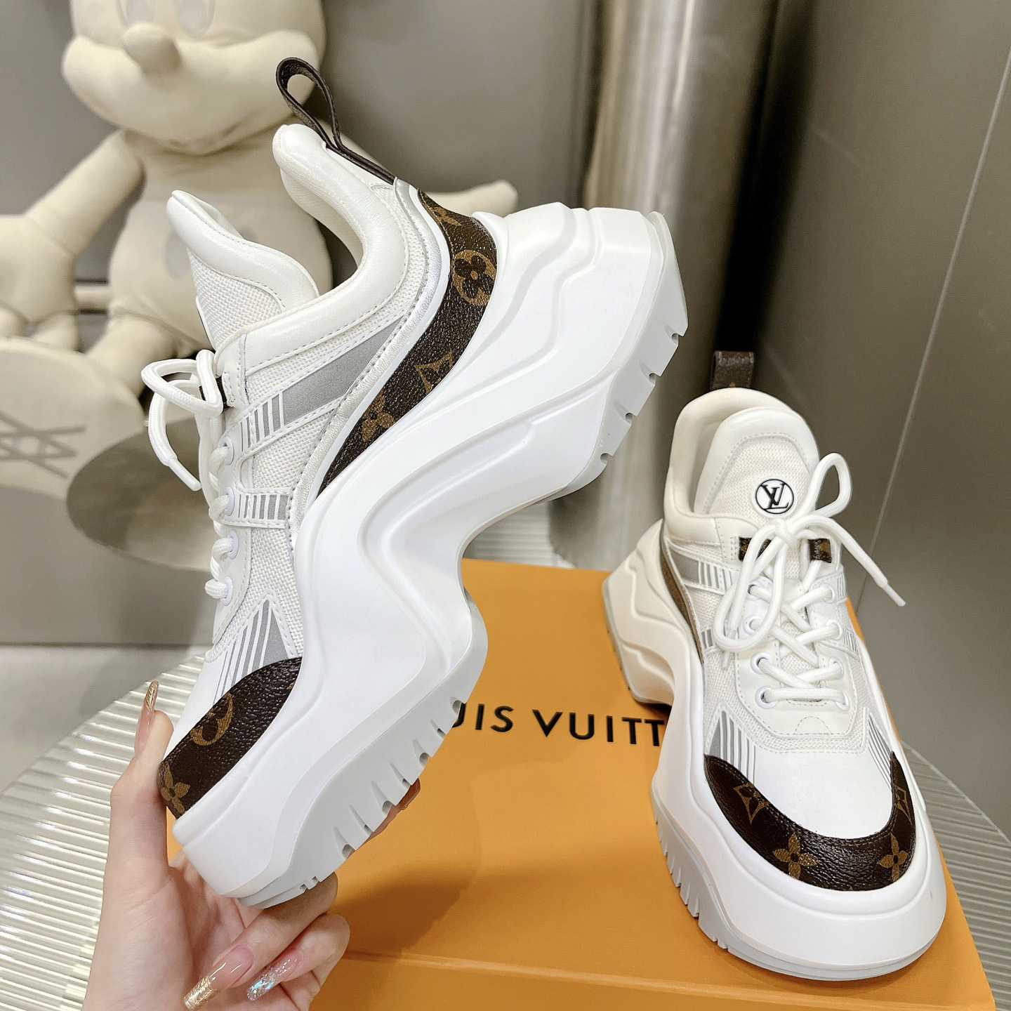 Louis Vuitton LV Archlight 2.0 Platform Sneaker    1ABIHJ - PerfectKickZ